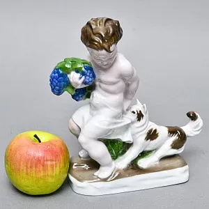 Редкая! Фарфоровая статуэтка «Мальчик с виноградом и собака», ROSENTHAL Германия, первая половина ХХ века. 