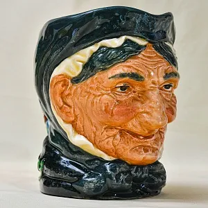 Авторский Фарфоровый Кувшин «Бабушка», Royal Doulton Англия, 1941 - 1955 годы.