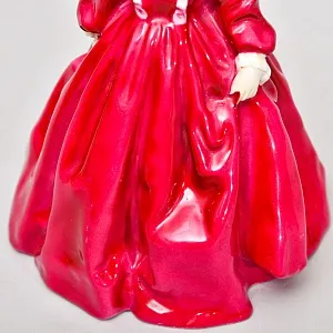 Коллекционная Фарфоровая статуэтка «Бабушкино платье», Royal Worcester Англия.