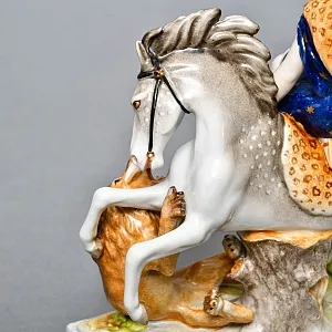 Антикварная Фарфоровая статуэтка «Диана - Охотница на льва», VOLKSTEDT Германия.