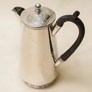 Классический Металлический Кофейник - Кувшин на 0,8 литра. Silverplate, SHEFFIELD Англия 50-е годы ХХ века.