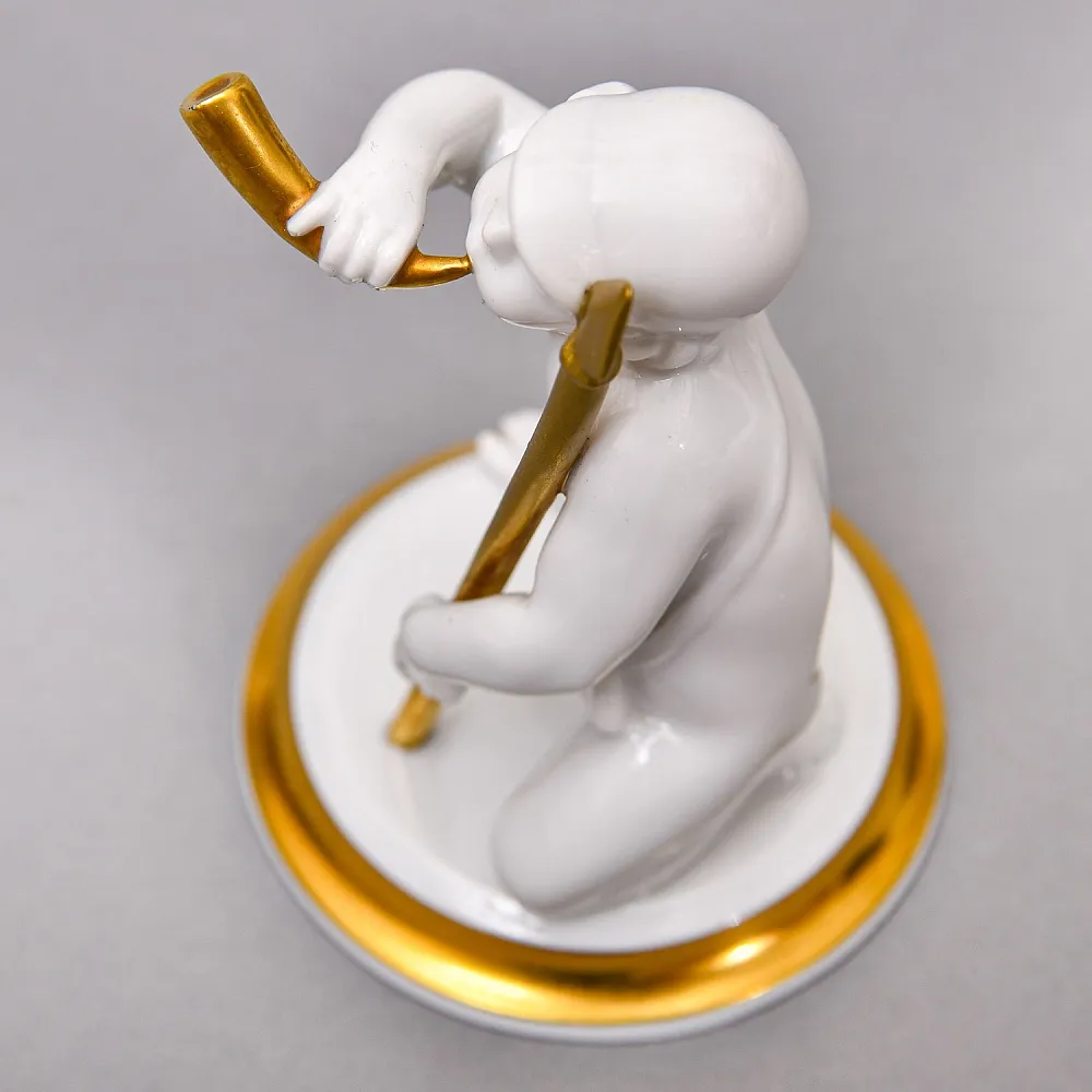  Антикварная Фарфоровая статуэтка «Мальчик c горном и копьем», ROSENTHAL Германия - 1924 год. 