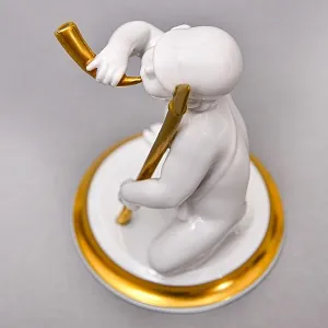  Антикварная Фарфоровая статуэтка «Мальчик c горном и копьем», ROSENTHAL Германия - 1924 год. 