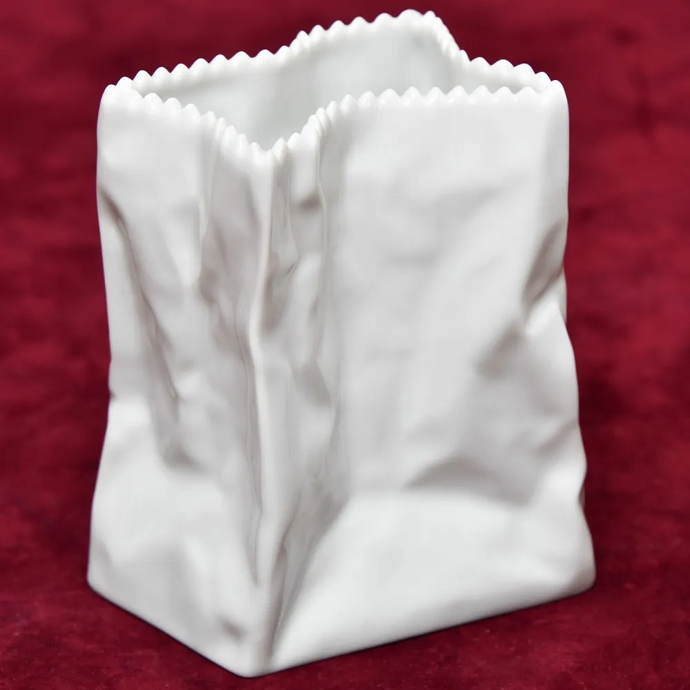 Миниатюрная Фарфоровая Вазочка «Мятый пакет», Rosenthal Германия - 1979 год. 