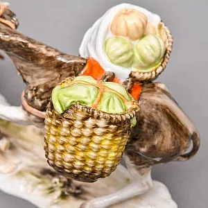 Редкость! Фарфоровая статуэтка «Мальчик и осел», KAISER Германия, 1970 - 1979 годы.