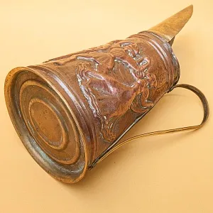 Небольшой Медно - Латунный Зольник «Дама с кавалером. Танцы», Бельгия середина ХХ века.