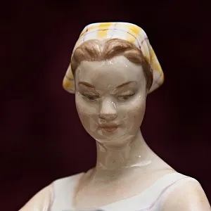 Авторская Фарфоровая Статуэтка «В жаркий полдень», ДФЗ - Дулево, СССР -1962 год. 