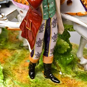 Большая Фарфоровая статуэтка «Дама в паланкине и Цветочница», Scheibe-Alsbach Германия, середина ХХ века.