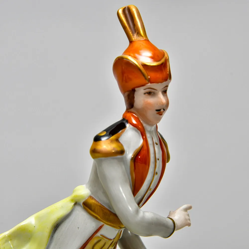 Коллекционная Фарфоровая Статуэтка «Солдат - Офицер кавалерии», Германия - вторая половина ХХ века.