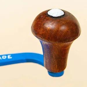 Коллекционная Винтажная ручная механическая кофемолка «Tre Spade» Бельгия.