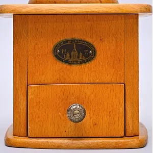 Коллекционная ручная механическая кофемолка «ARMIN» Бельгия, середина ХХвека.