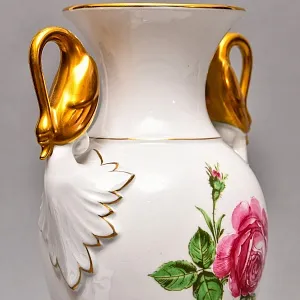 Ваза с ручками в виде позолоченных Лебедей «РОЗА», Фарфор KAISER Германия, 1958 - 1960 годы.