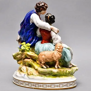 Антикварная Фарфоровая статуэтка «Влюбленные», VOLKSTEDTER Германия, конец ХIX - начало ХХ века.