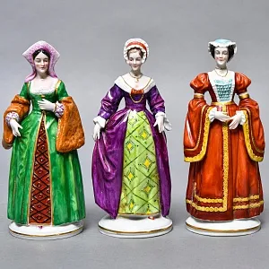 Полная Коллекционная серия Фарфоровых статуэток «Генрих VIII и его шесть жен», Sitzendorf Германия.