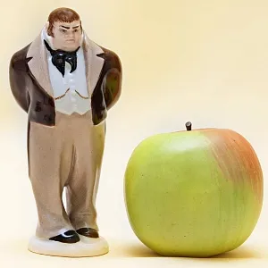 Авторская Фарфоровая статуэтка «Гоголевские персонажи. Собакевич», ЛФЗ СССР, 50-60 гг. 