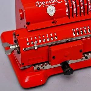 Арифмометр - Механическая Счётная Машинка «КРАСНЫЙ ФЕЛИКС» СССР.