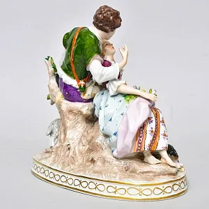 Коллекционная Фарфоровая статуэтка «Любовная пара», SITZENDORF Германия, середина ХХ века.