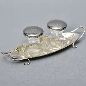 Сервировочный Набор для Специй из 2-х предметов на подставке, Англия, середина ХХ века.