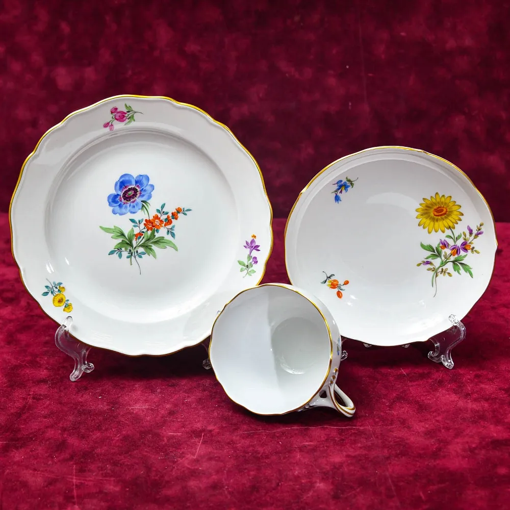 Чайная фарфоровая пара+Тарелка (Тройка) серии BLUME Фарфор MEISSEN / МЕЙСЕН Германия.