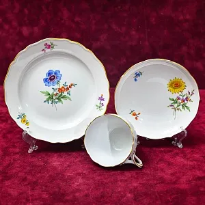 Чайная фарфоровая пара+Тарелка (Тройка) серии BLUME Фарфор MEISSEN / МЕЙСЕН Германия.