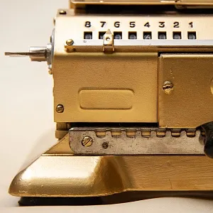 «Золотой Калькулятор» - Арифмометр - Механическая Счётная Машинка «ФЕЛИКС» СССР.