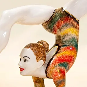 «Гимнастка с мячом» - Авторская Коллекционная Фарфоровая Статуэтка, Россия.