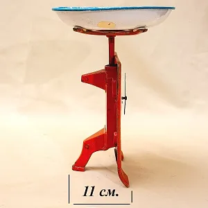 Редкость! «8-е МАРТА» Винтажные Советские Бытовые Кухонные Весы на 5 кг., СССР - 1967 год.