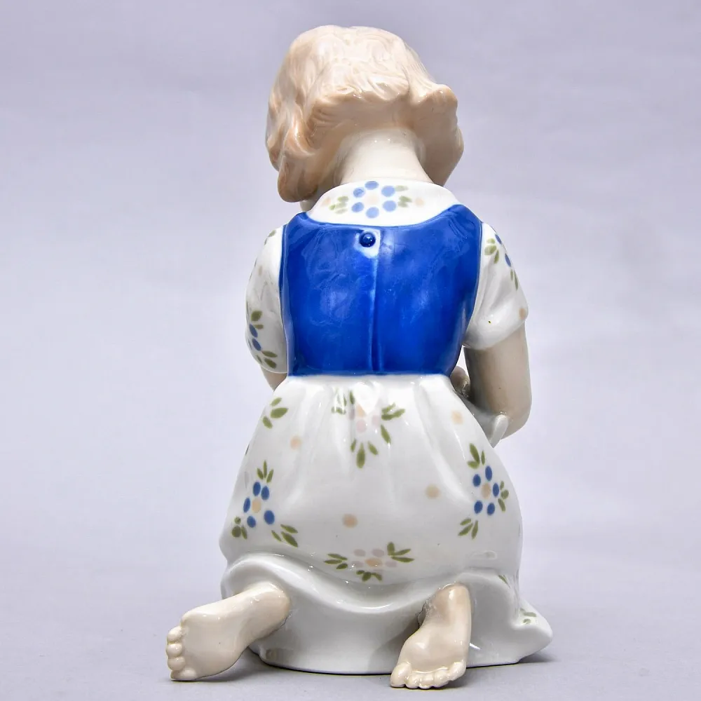 Фарфоровая статуэтка «Девочка с куклой», GRAFENTHAL / ГРАФЕНТАЛЬ Германия, 1985 - 1990 годы.