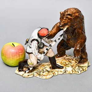 Коллекционная Фарфоровая Статуэтка «Охота на медведя», Россия. 
