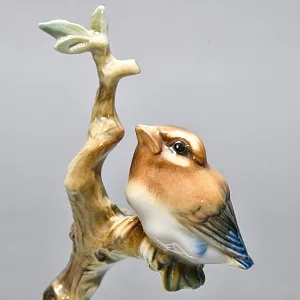 Коллекционная Фарфоровая статуэтка «Птица. Птенец на ветке», Hutschenreuther Германия, 1955 - 1968 годы.