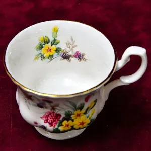 Коллекционная Фарфоровая Чайная пара «Летнее Утро», ROYAL ALBERT Англия, вторая половина ХХ века.