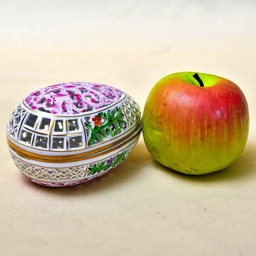 Винтажная Шкатулка - Бонбоньерка, прорезной фарфор HEREND, Венгрия 80-е гг.