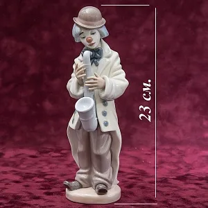 Фарфоровая статуэтка «Клоун с cаксофоном» Lladro, Испания - 1987 год.