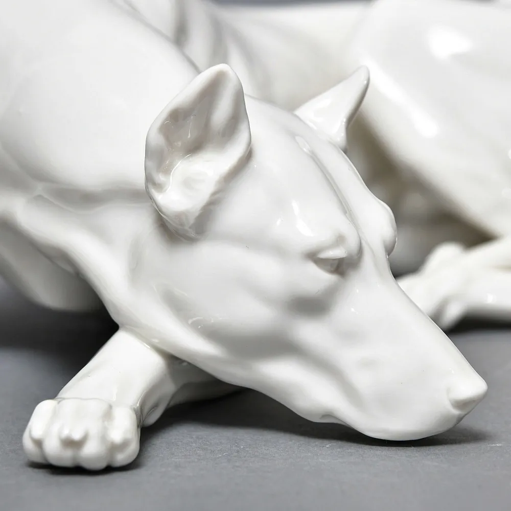 Коллекционная Фарфоровая статуэтка «Собака. Лежащий Дог», Nymphenburg Германия, 50-е гг.