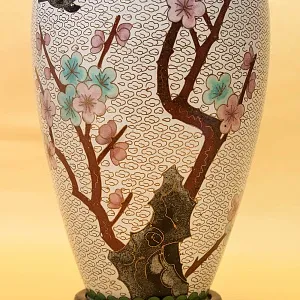 Винтажная Ваза «Цветение Сакуры» в технике « Клуазоне» Китай 50 -е годы ХХ века Н -26 см.