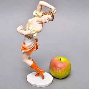 Коллекционная Фарфоровая статуэтка «Танцовщица Урсула Дайнерт», ROSENTHAL Германия, 40-е годы ХХ века. 