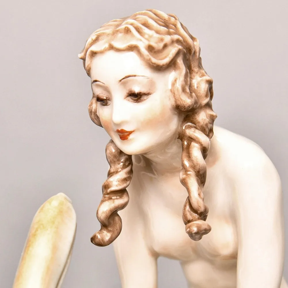 Коллекционная статуэтка «Девушка и Пеликан», Фарфор Hutschenreuther Германия, 1955 - 1968 годы.