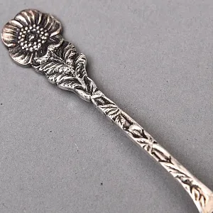 Винтажный Набор из 2х предметов - Сахарница с ложечкой и молочник «ЦВЕТЫ», Англия - середина ХХ века.