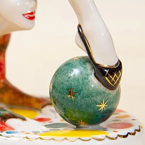 «Гимнастка с мячом» - Авторская Коллекционная Фарфоровая Статуэтка, Россия.