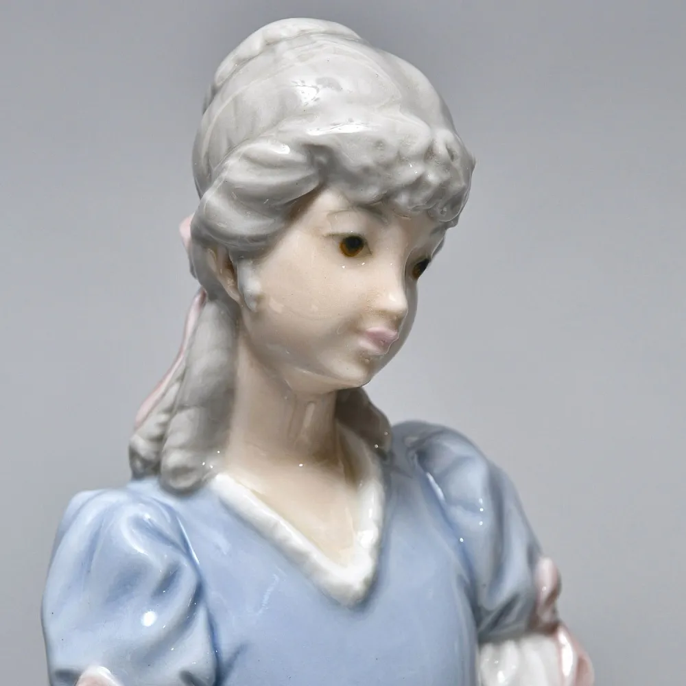 Парные Фарфоровые статуэтки - подставки для ювелирных украшений «Дама и кавалер», Lladro Испания. 