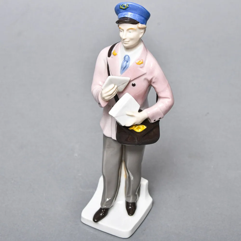 Коллекционная Фарфоровая статуэтка «ПОЧТАЛЬОН», Grafenthal Германия, 1985 - 1990 года. 