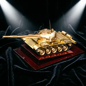 Редкость! Памятный Подарок - Большая Кабинетная модель «Танк Т-55» Латунь, СССР - 1970 год.