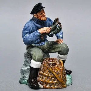 Коллекционная Фарфоровая статуэтка «Рыбак с омаром», Royal Doulton Ангия, 1963 - 1994 годы. 
