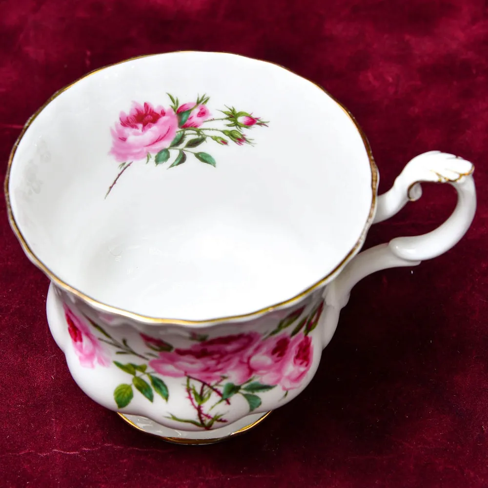 Коллекционная Фарфоровая Чайная пара «Садовая Роза», ROYAL ALBERT Англия, вторая половина ХХ века.