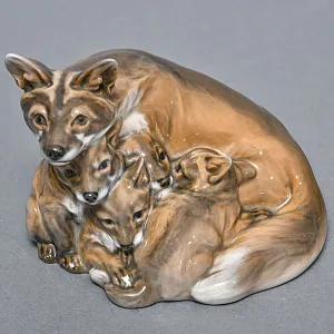 Коллекционная Фарфоровая статуэтка «Лиса с лисятами», Royal Copenhagen Дания - 1963 год. 