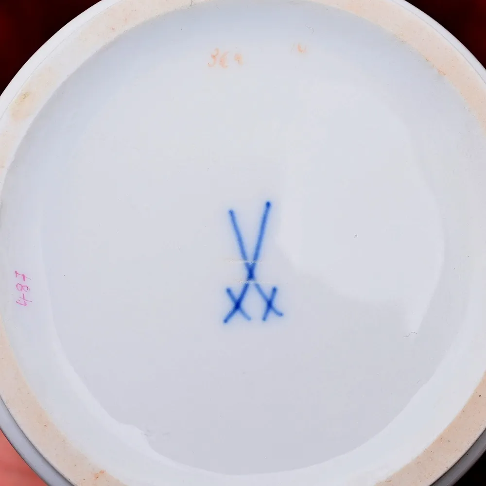 Коллекционная Фарфоровая Ваза «КОЛОКОЛЬЧИК» , MEISSEN Германия, первая половина ХХ века.