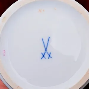 Коллекционная Фарфоровая Ваза «КОЛОКОЛЬЧИК» , MEISSEN Германия, первая половина ХХ века.