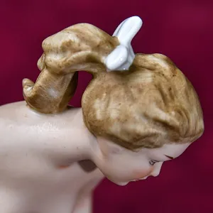 Авторская Фарфоровая статуэтка «Девушка с оленёнком», WALLENDORF, Германия середина ХХ века.