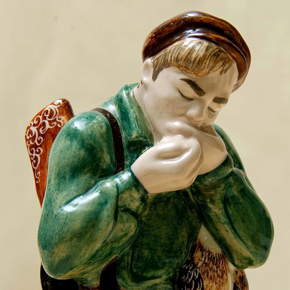 Авторская Коллекционная Фарфоровая Статуэтка «Охотник - Утиная охота», Россия.