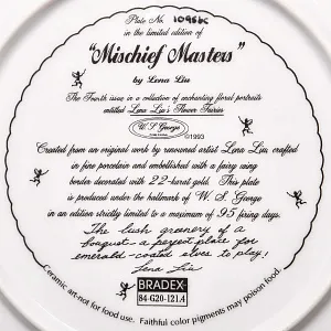 Коллекционная Тарелка «Озорной букет» Фарфор W.J.GEORGE США -1993 год.